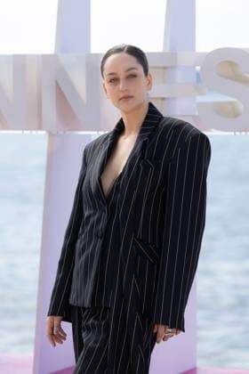 The 9th Canneseries International Festival - Many People Need To Die Photocall Laura Weissmahr attends the Many People Need To Die Photocall at the 9th Canneseries International Festival at Plage Du Majestic on April 25, 2026 in Cannes, France Photo by Shootpix ABACAPRESS.COM Cannes France  Copyright: xShootpix ABACAx
