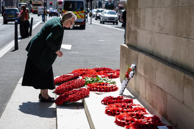 HRH Princess of Wales attends Anzac Day Commemorations at the Cenotaph, London, UK 25 April 2026 Members of the public view wreaths laid at the Cenotaph, London, UK, on 25 April 2026, for the Anzac Day commemorative service. Anzac Day has been observed in London since King George V attended the first service at Westminster Abbey in 1916 to mark the anniversary of the landings at Gallipoli, and has since become an important moment to commemorate all Australians and New Zealanders who have lost their lives in conflict., Credit:Pete Speller Avalon  Copyright: xPetexSpellerx xAvalonx 1094261615