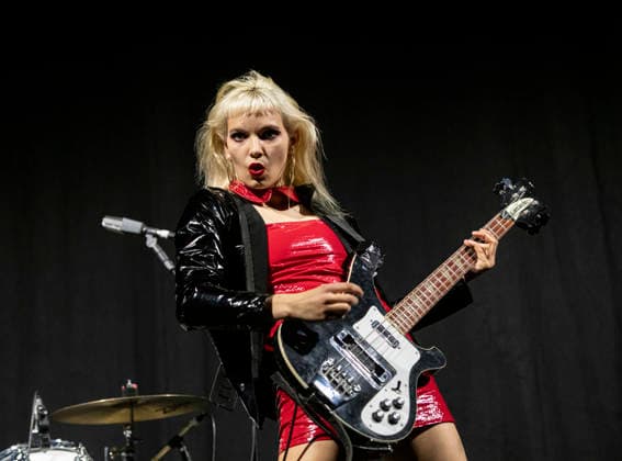 The Molotovs performing live at The O2, London 24 April 2026 The Molotovs performing live at The O2, London 24 April 2026 Issey Cartlidge, singer, bassist The Molotovs are an English rock band from London. It consists of the Cartlidge teenage siblings. The band was formed in 20 and initially consisted of the Cartlidge siblings as well as a drummer. Originally called The Mocktales, they adopted their current name a year later, which refers both to the Molotov cocktail and to the band s rebellious energy . With all concert venues closed due to the pandemic, The Molotovs played their first gigs on streets and in parks across London. This allowed them to circumvent the age restrictions of some clubs. The band s aim was to reflect their adora  Copyright: xDafyddxOwenx xAvalonx 1094257936