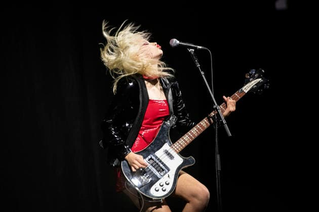 The Molotovs performing live at The O2, London 24 April 2026 The Molotovs performing live at The O2, London 24 April 2026 Issey Cartlidge, singer, bassist The Molotovs are an English rock band from London. It consists of the Cartlidge teenage siblings. The band was formed in 20 and initially consisted of the Cartlidge siblings as well as a drummer. Originally called The Mocktales, they adopted their current name a year later, which refers both to the Molotov cocktail and to the band s rebellious energy . With all concert venues closed due to the pandemic, The Molotovs played their first gigs on streets and in parks across London. This allowed them to circumvent the age restrictions of some clubs. The band s aim was to reflect their adora  Copyright: xDafyddxOwenx xAvalonx 1094258042