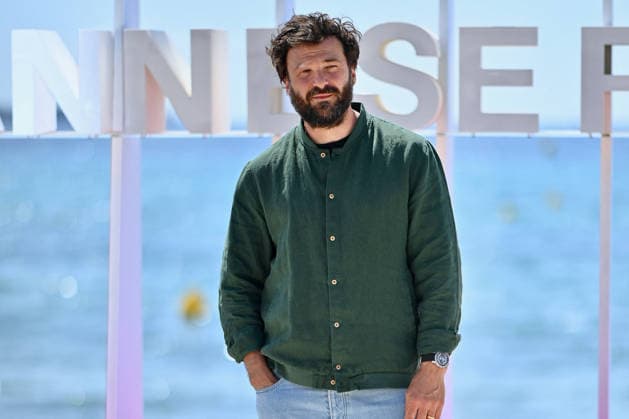 9th Cannes Series - Paris Police 1910 Photocall. FC CANNES, FRANCE - APRIL 25 Thibaut Evrard attends the Paris Police 1910 Photocall at the 9th Canneseries International Festival at Plage Du Majestic on April 25, 2026 in Cannes, France. Photo by Franck Castel ABACAPRESS.COM Cannes France  Copyright: xCastelxFranck ABACAx