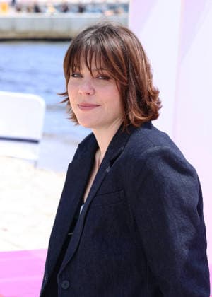 Sophie Marie Larrouy Photocall A Bientôt de te revoir lors de la 9ème édition de CanneSeries sur la plage du Majestic à Cannes le 25 Avril 2026 Denis Guignebourg Bestimage Celebrities on the photocall at the 9th edition of Canneseries in Cannes on 25 04 2026 Cannes France  Copyright: xDenisxGuignebourgx xBestimagexDenisxGuignebourgx xBestimagex