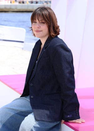 Sophie Marie Larrouy Photocall A Bientôt de te revoir lors de la 9ème édition de CanneSeries sur la plage du Majestic à Cannes le 25 Avril 2026 Denis Guignebourg Bestimage Celebrities on the photocall at the 9th edition of Canneseries in Cannes on 25 04 2026 Cannes France  Copyright: xDenisxGuignebourgx xBestimagexDenisxGuignebourgx xBestimagex