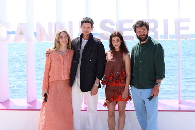Evelyne Brochu, Jérémie Laheurte, Eugenie Derouand and guest Photocall Paris police 1910 at the 9th edition of CanneSeries on the Majestic beach in Cannes on 25 04 2026 Denis Guignebourg Bestimage Celebrities on the photocall at the 9th edition of Canneseries in Cannes on 25 04 2026 Cannes France  Copyright: xDenisxGuignebourgx xBestimagexDenisxGuignebourgx xBestimagex