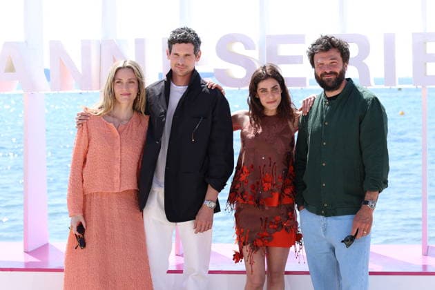 Evelyne Brochu, Jérémie Laheurte, Eugenie Derouand and guest Photocall Paris police 1910 at the 9th edition of CanneSeries on the Majestic beach in Cannes on 25 04 2026 Denis Guignebourg Bestimage Celebrities on the photocall at the 9th edition of Canneseries in Cannes on 25 04 2026 Cannes France  Copyright: xDenisxGuignebourgx xBestimagexDenisxGuignebourgx xBestimagex