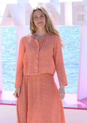Evelyne Brochu Photocall Paris police 1910 at the 9th edition of CanneSeries on the Majestic beach in Cannes on 25 April 2026 Denis Guignebourg Bestimage Celebrities on the photocall at the 9th edition of Canneseries in Cannes on 25 04 2026 Cannes France  Copyright: xDenisxGuignebourgx xBestimagexDenisxGuignebourgx xBestimagex