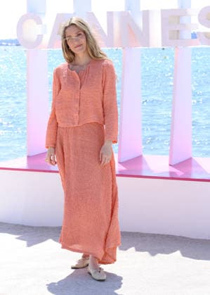 Evelyne Brochu Photocall Paris police 1910 at the 9th edition of CanneSeries on the Majestic beach in Cannes on 25 April 2026 Denis Guignebourg Bestimage Celebrities on the photocall at the 9th edition of Canneseries in Cannes on 25 04 2026 Cannes France  Copyright: xDenisxGuignebourgx xBestimagexDenisxGuignebourgx xBestimagex