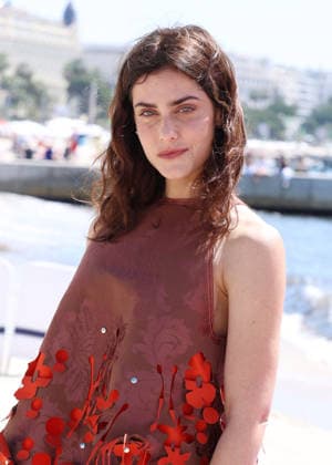 Eugenie Derouand Photocall Paris police 1910 at the 9th edition of CanneSeries on the Majestic beach in Cannes on 25 April 2026 Denis Guignebourg Bestimage Celebrities on the photocall at the 9th edition of Canneseries in Cannes on 25 04 2026 Cannes France  Copyright: xDenisxGuignebourgx xBestimagexDenisxGuignebourgx xBestimagex