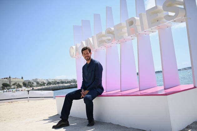 9th Cannes Series - Le Rouge Et Le Noir Photocall. FC CANNES, FRANCE - APRIL 25 Victor Belmondo attends the Le Rouge Et Le Noir Photocall at the 9th Canneseries International Festival on April 25, 2026 in Cannes, France. Photo by Franck Castel ABACAPRESS.COM Cannes France  Copyright: xCastelxFranck ABACAx
