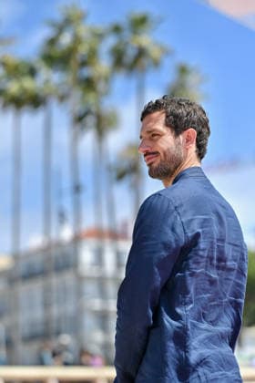 9th Cannes Series - Le Rouge Et Le Noir Photocall. FC CANNES, FRANCE - APRIL 25 Victor Belmondo attends the Le Rouge Et Le Noir Photocall at the 9th Canneseries International Festival on April 25, 2026 in Cannes, France. Photo by Franck Castel ABACAPRESS.COM Cannes France  Copyright: xCastelxFranck ABACAx