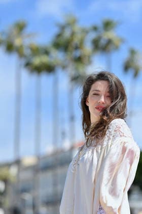 9th Cannes Series - Le Rouge Et Le Noir Photocall. FC CANNES, FRANCE - APRIL 25 Zoe Adjani-Vallat attends the Le Rouge Et Le Noir Photocall at the 9th Canneseries International Festival on April 25, 2026 in Cannes, France. Photo by Franck Castel ABACAPRESS.COM Cannes France  Copyright: xCastelxFranck ABACAx