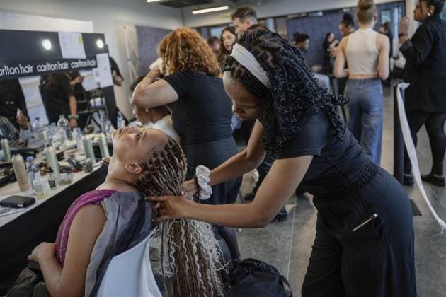 South African Fashion Week JOHANNESBURG, SOUTH AFRICA - APRIL 25: Models complete their final preparations ahead of the runway show as South African Fashion Week (SAFW) held at the Vrtuosus Studio in Johannesburg, South Africa on April 25, 2026. The event showcased Spring Summer 2026 collections, bringing together designers and fashion professionals. Ihsaan Haffejee Anadolu Johannesburg South Africa. Editorial use only. Please get in touch for any other usage.  Copyright: x2026xAnadoluxIhsaanxHaffejeex