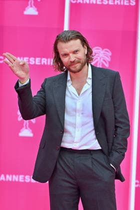 Pink Carpet - The 9th Canneseries International Festival - Day 3. FC CANNES, FRANCE - APRIL 25 Pilou Asbæk attends Day Three of the 9th Canneseries International Festival on April 25, 2026 in Cannes, France. Photo by Franck Castel ABACAPRESS.COM Cannes France  Copyright: xCastelxFranck ABACAx