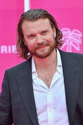 Pink Carpet - The 9th Canneseries International Festival - Day 3. FC CANNES, FRANCE - APRIL 25 Pilou Asbæk attends Day Three of the 9th Canneseries International Festival on April 25, 2026 in Cannes, France. Photo by Franck Castel ABACAPRESS.COM Cannes France  Copyright: xCastelxFranck ABACAx