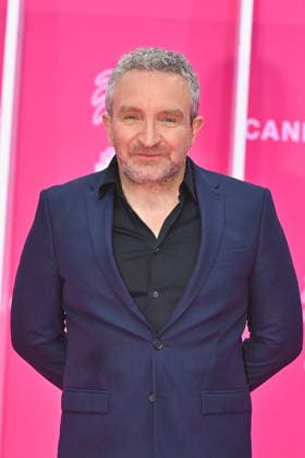 Pink Carpet - The 9th Canneseries International Festival - Day 3. FC CANNES, FRANCE - APRIL 25 Eddie Marsan attends Day Three of the 9th Canneseries International Festival on April 25, 2026 in Cannes, France. Photo by Franck Castel ABACAPRESS.COM Cannes France  Copyright: xCastelxFranck ABACAx