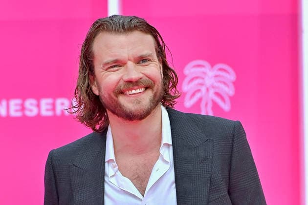 Pink Carpet - The 9th Canneseries International Festival - Day 3. FC CANNES, FRANCE - APRIL 25 Pilou Asbæk attends Day Three of the 9th Canneseries International Festival on April 25, 2026 in Cannes, France. Photo by Franck Castel ABACAPRESS.COM Cannes France  Copyright: xCastelxFranck ABACAx