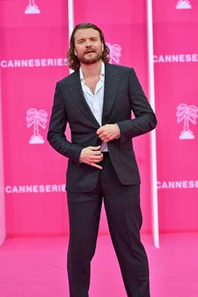 Pink Carpet - The 9th Canneseries International Festival - Day 3. FC CANNES, FRANCE - APRIL 25 Pilou Asbæk attends Day Three of the 9th Canneseries International Festival on April 25, 2026 in Cannes, France. Photo by Franck Castel ABACAPRESS.COM Cannes France  Copyright: xCastelxFranck ABACAx
