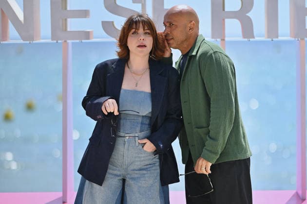 9th Cannes Series - A Bientot De Te Revoir Photocall. FC CANNES, FRANCE - APRIL 25 Sophie-Marie Larrouy and Eric Judor attends the A Bientot De Te Revoir Photocall at the 9th Canneseries International Festival on April 25, 2026 in Cannes, France. Photo by Franck Castel ABACAPRESS.COM Cannes France  Copyright: xCastelxFranck ABACAx