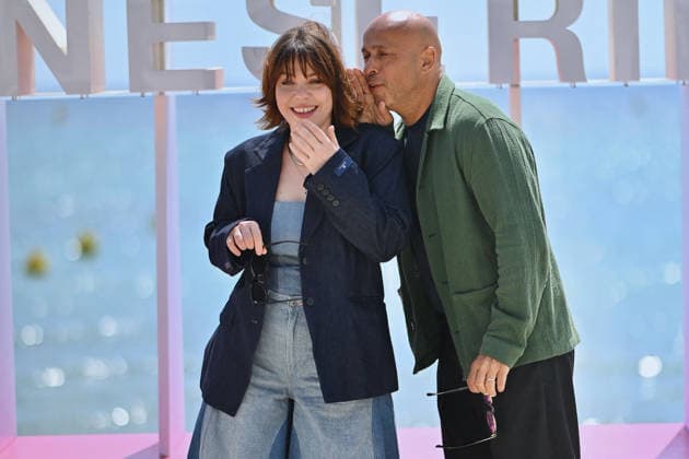 9th Cannes Series - A Bientot De Te Revoir Photocall. FC CANNES, FRANCE - APRIL 25 Sophie-Marie Larrouy and Eric Judor attends the A Bientot De Te Revoir Photocall at the 9th Canneseries International Festival on April 25, 2026 in Cannes, France. Photo by Franck Castel ABACAPRESS.COM Cannes France  Copyright: xCastelxFranck ABACAx