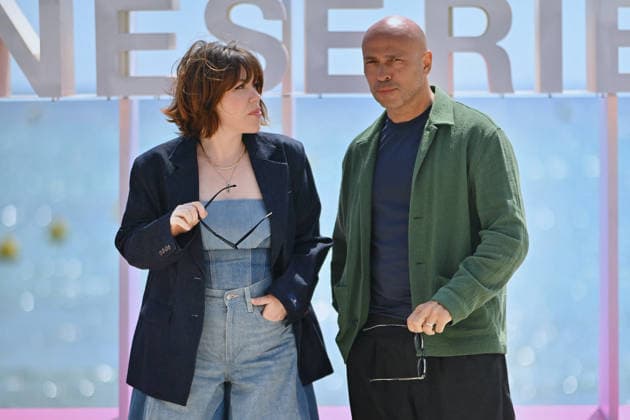 9th Cannes Series - A Bientot De Te Revoir Photocall. FC CANNES, FRANCE - APRIL 25 Sophie-Marie Larrouy and Eric Judor attends the A Bientot De Te Revoir Photocall at the 9th Canneseries International Festival on April 25, 2026 in Cannes, France. Photo by Franck Castel ABACAPRESS.COM Cannes France  Copyright: xCastelxFranck ABACAx