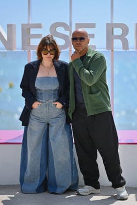 9th Cannes Series - A Bientot De Te Revoir Photocall. FC CANNES, FRANCE - APRIL 25 Sophie-Marie Larrouy and Eric Judor attends the A Bientot De Te Revoir Photocall at the 9th Canneseries International Festival on April 25, 2026 in Cannes, France. Photo by Franck Castel ABACAPRESS.COM Cannes France  Copyright: xCastelxFranck ABACAx