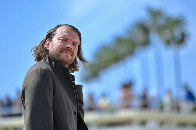 9th Cannes Series - Snake Killer Photocall. FC CANNES, FRANCE - APRIL 25 Pilou Asbæk attends the Snake Killer Photocall at the 9th Canneseries International Festival at Plage Du Majestic on April 25, 2026 in Cannes, France. Photo by Franck Castel ABACAPRESS.COM Cannes France  Copyright: xCastelxFranck ABACAx