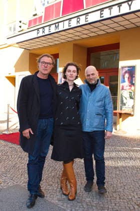 Sebastian Koch, Julia Windischbauer and Hagai Levi at the premiere of the Arte series Etty at the Babylon Berlin cinema, 25 04 2026 Foto:xC.xBehringx xFuturexImagex etty_6407