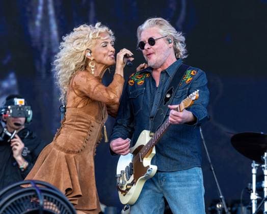 April 25, 2026, Indio, California, U.S: KIMBERLY SCHLAPMAN and PHILIP SWEET of Little Big Town during Stagecoach Music Festival at Empire Polo Club in Indio, California Indio U.S  - ZUMAs135 20260425_zap_s135_121 Copyright: xDanielxDeSloverx