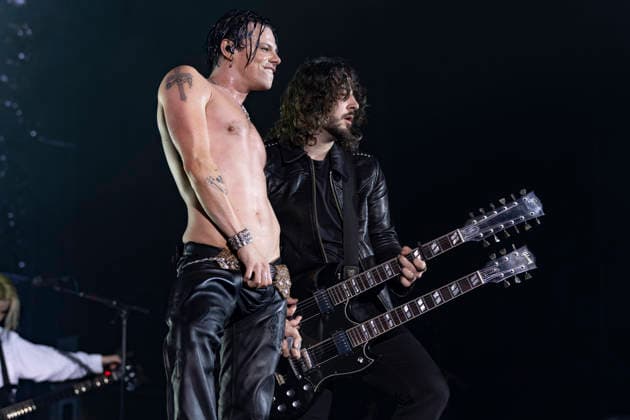 Yungblud performs at AO Arena Yungblud performs at AO Arena, Manchester, England, 25th April 2026, Credit:Mike Gray Avalon  Copyright: xMikexGrayx xAvalonx 1094364139