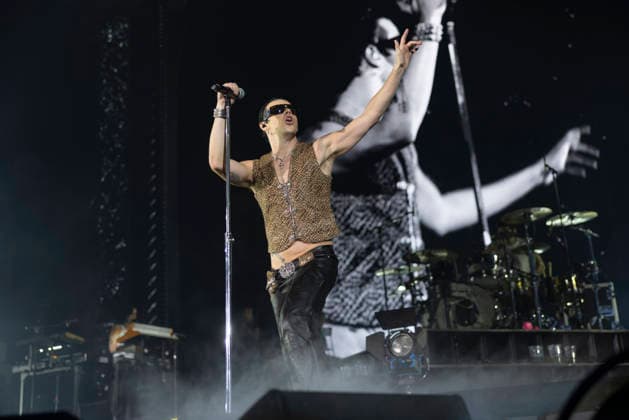Yungblud performs at AO Arena Yungblud performs at AO Arena, Manchester, England, 25th April 2026, Credit:Mike Gray Avalon  Copyright: xMikexGrayx xAvalonx 1094364180