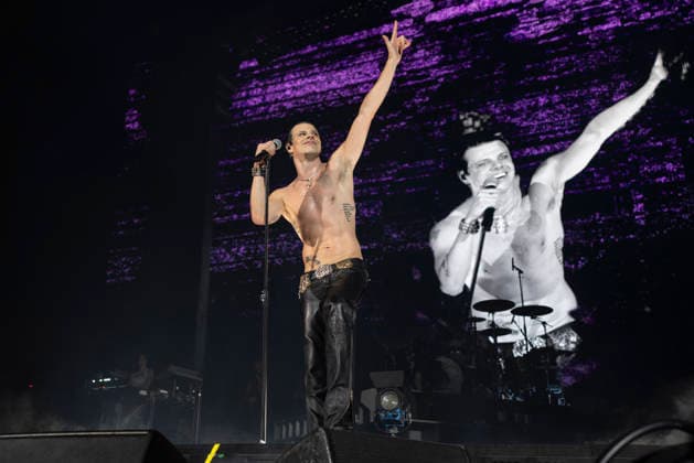 Yungblud performs at AO Arena Yungblud performs at AO Arena, Manchester, England, 25th April 2026, Credit:Mike Gray Avalon  Copyright: xMikexGrayx xAvalonx 1094364397