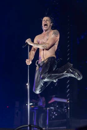 Yungblud performs at AO Arena Yungblud performs at AO Arena, Manchester, England, 25th April 2026, Credit:Mike Gray Avalon  Copyright: xMikexGrayx xAvalonx 1094364402