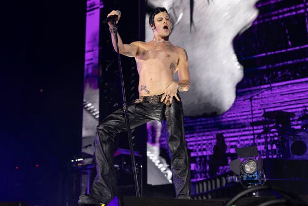 Yungblud performs at AO Arena Yungblud performs at AO Arena, Manchester, England, 25th April 2026, Credit:Mike Gray Avalon  Copyright: xMikexGrayx xAvalonx 1094364409