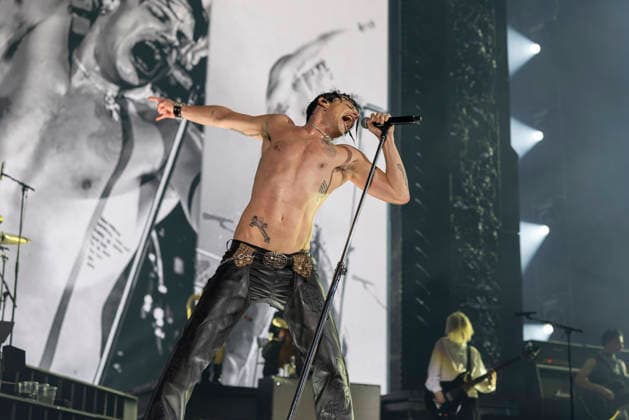 Yungblud performs at AO Arena Yungblud performs at AO Arena, Manchester, England, 25th April 2026, Credit:Mike Gray Avalon  Copyright: xMikexGrayx xAvalonx 1094364450