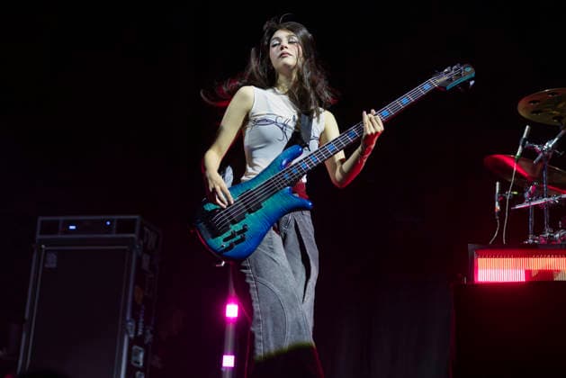 The Warning perform at AO Arena Bassist Alejandra Villarreal VÃ lez of Mexican rock band The Warning performs at AO Arena, Manchester, 25th April 2026, Credit:Mike Gray Avalon  Copyright: xMikexGrayx xAvalonx 1094365858
