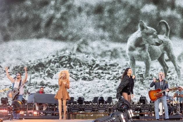 April 25, 2026, Indio, California, U.S: JIMI WESTBROOK, KIMBERLY SCHLAPMAN, KAREN FAIRCHILD and PHILIP SWEET of Little Big Town during Stagecoach Music Festival at Empire Polo Club in Indio, California Indio U.S  - ZUMAs135 20260425_zap_s135_011 Copyright: xDanielxDeSloverx