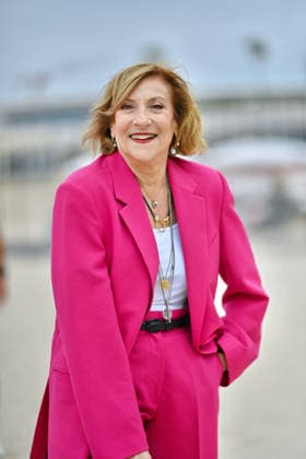 9th Cannes Series - Jury Long Photocall. FC CANNES, FRANCE - APRIL 26 Lesli Linka Glatter attends the Jury Long Photocall at the 9th Canneseries International Festival at Plage Du Majestic on April 26, 2026 in Cannes, France.. Photo by Franck Castel ABACAPRESS.COM Cannes France  Copyright: xCastelxFranck ABACAx