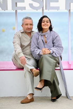 9th Cannes Series - Prisoner Photocall. FC CANNES, FRANCE - APRIL 26 Eddie Marsan and Izuka Hoyle attends the Prisoner Photocall at the 9th Canneseries International Festival at Plage Du Majestic on April 26, 2026 in Cannes, France. Photo by Franck Castel ABACAPRESS.COM Cannes France  Copyright: xCastelxFranck ABACAx