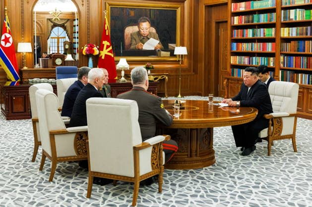 NORTH KOREA, PYONGYANG - APRIL 26, 2026: Russia s Defence Minister Andrei Belousov (2nd L) and North Korea s Supreme Leader Kim Jong Un (R) are seen during a meeting. Vadim Savitsky Russian Defence Ministry Press Office TASS  91728171