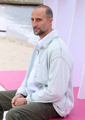 Arié Elmaleh Photocall Brigade Anonyme sur la plage du Majestic lors de la 9ème édition de CanneSeries à Cannes le 26 Avril 2026 Denis Guignebourg Bestimage Celebrities at the 9th edition of Canneseries in Cannes on 26 04 2026 Cannes France  Copyright: xDenisxGuignebourgx xBestimagexDenisxGuignebourgx xBestimagex
