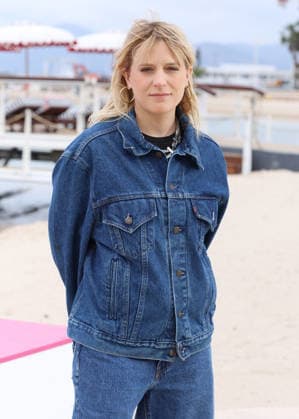 Marie Papillon Photocall Chamouxland la reconstruction sur la plage du Majestic lors de la 9ème édition de CanneSeries à Cannes le 26 Avril 2026 Denis Guignebourg Bestimage Celebrities at the 9th edition of Canneseries in Cannes on 26 04 2026 Cannes France  Copyright: xDenisxGuignebourgx xBestimagexDenisxGuignebourgx xBestimagex