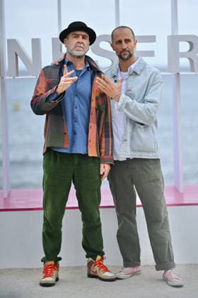 9th Cannes Series - Brigade Anonyme Photocall. FC CANNES, FRANCE - APRIL 26 Eric Cantona and Arié Elmaleh attends the Brigade Anonyme Photocall at the 9th Canneseries International Festival at Plage Du Majestic on April 26, 2026 in Cannes, France. Photo by Franck Castel ABACAPRESS.COM Cannes France  Copyright: xCastelxFranck ABACAx