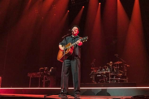 Johannes Oerding live at a concert of his Arena Tourin the ZAG Arena Hannover, 25 04 2026 Foto:xC.xSpeidelx xFuturexImagex oerding_6406
