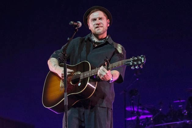 Johannes Oerding live at a concert of his Arena Tourin the ZAG Arena Hannover, 25 04 2026 Foto:xC.xSpeidelx xFuturexImagex oerding_6414