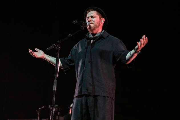 Johannes Oerding live at a concert of his Arena Tourin the ZAG Arena Hannover, 25 04 2026 Foto:xC.xSpeidelx xFuturexImagex oerding_6415