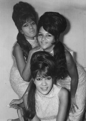 THE RONETTES . SEPT 1964 THE RONETTES . SEPT 1964, Credit:LONDON FEATURES Avalon  Copyright: xLONDONxFEATURESx xAvalonx 0550977948