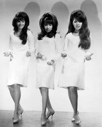 The Ronettes The Ronettes. L-R: Nedra Talley, Veronica Bennett (Ronnie Spector), Estelle Bennett, Credit:James Kriegsmann General Artists Corporation Avalon  Copyright: xJamesxKriegsmann GeneralxArtistsxCorporationx xAvalonx 1094599605