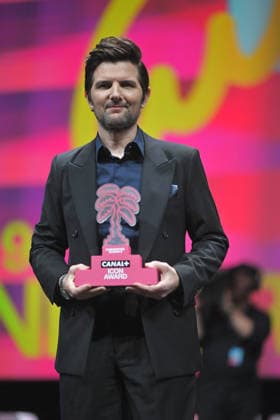 Pink Carpet - The 9th Canneseries International Festival - Day 4 FC CANNES, FRANCE - APRIL 26 Adam Scott gives a speech on stage during Day Four of the 9th Canneseries International Festival on April 26, 2026 in Cannes, France. Photo by Franck Castel ABACAPRESS.COM Cannes France  Copyright: xCastelxFranck ABACAx