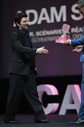 Pink Carpet - The 9th Canneseries International Festival - Day 4 FC CANNES, FRANCE - APRIL 26 Adam Scott gives a speech on stage during Day Four of the 9th Canneseries International Festival on April 26, 2026 in Cannes, France. Photo by Franck Castel ABACAPRESS.COM Cannes France  Copyright: xCastelxFranck ABACAx