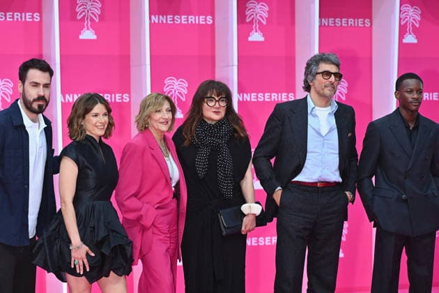 Pink Carpet - The 9th Canneseries International Festival - Day 4 FC CANNES, FRANCE - APRIL 26 Simon Astier, Ruth Barrett, Lesli Linka Glatter, Isabel Coixet, Vincent Elbaz and Mamadou Sidibé attend Day Four of the 9th Canneseries International Festival on April 26, 2026 in Cannes, France. Photo by Franck Castel ABACAPRESS.COM Cannes France  Copyright: xCastelxFranck ABACAx